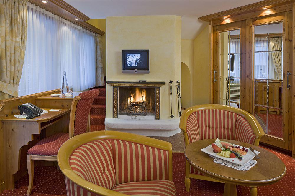 Relais & Chateaux Schoenegg Zermatt Room photo
